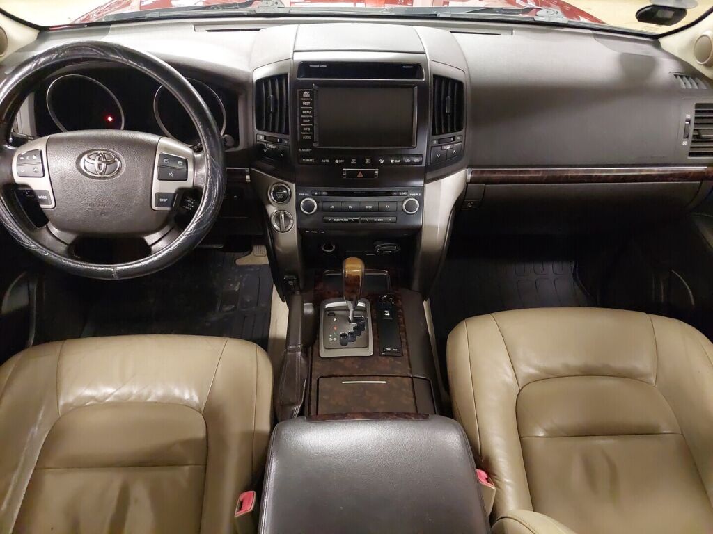 Toyota Land Cruiser 2008 Punainen