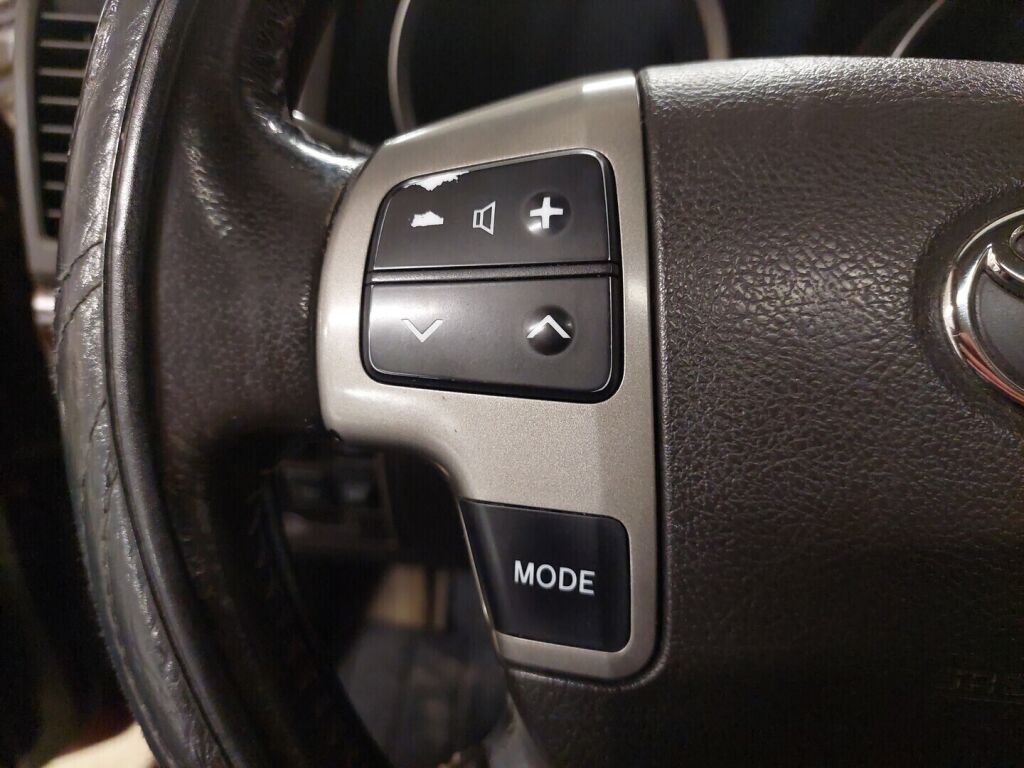 Toyota Land Cruiser 2008 Punainen