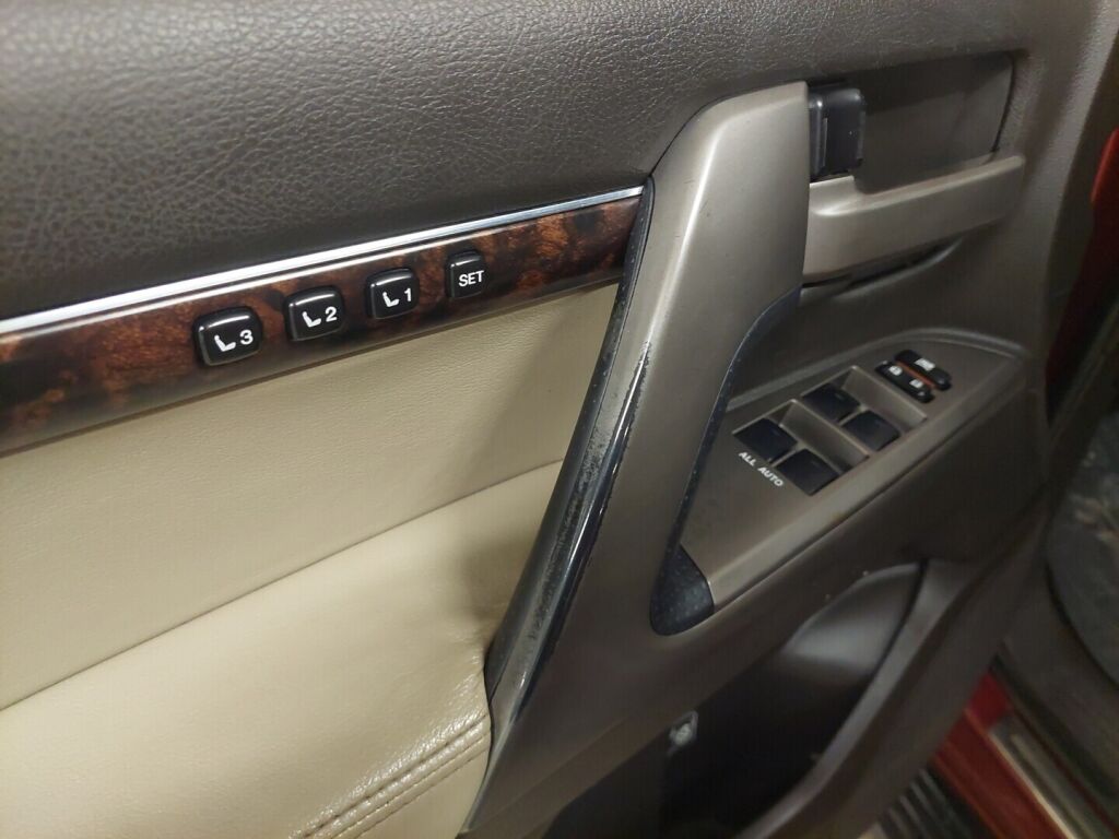 Toyota Land Cruiser 2008 Punainen