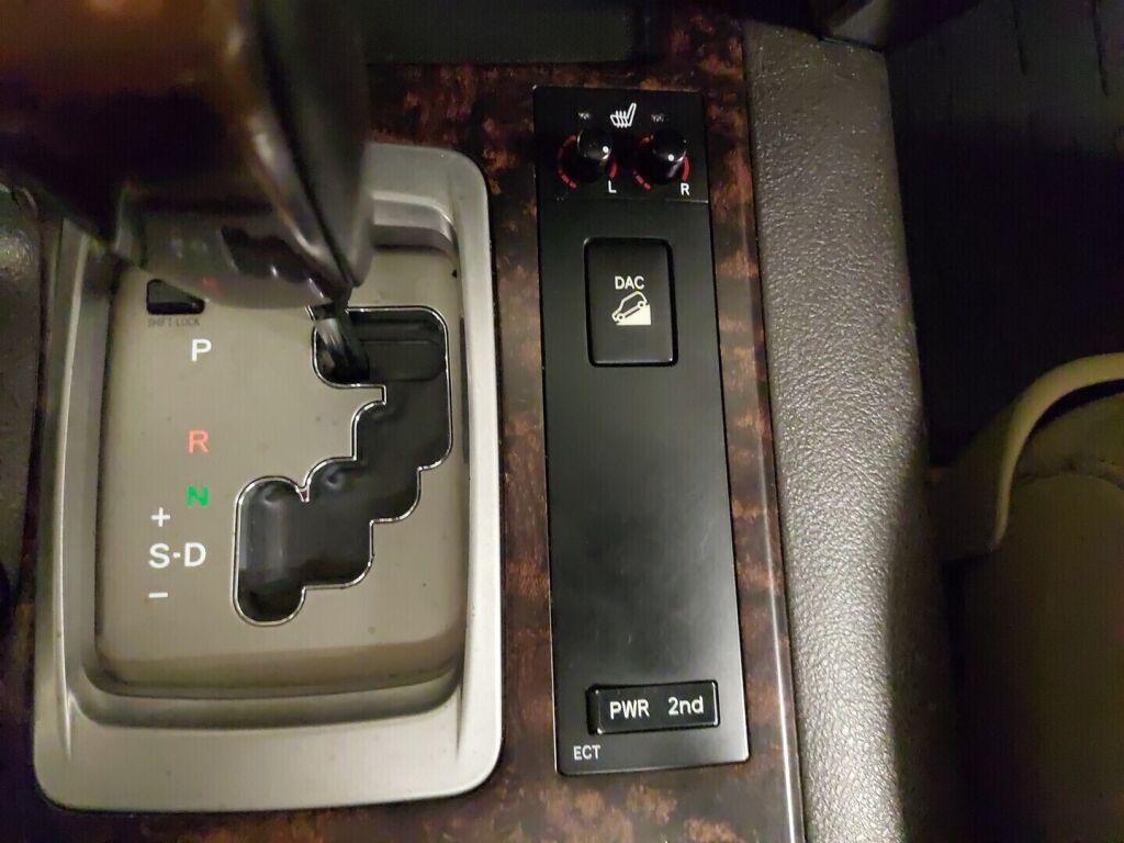 Toyota Land Cruiser 2008 Punainen