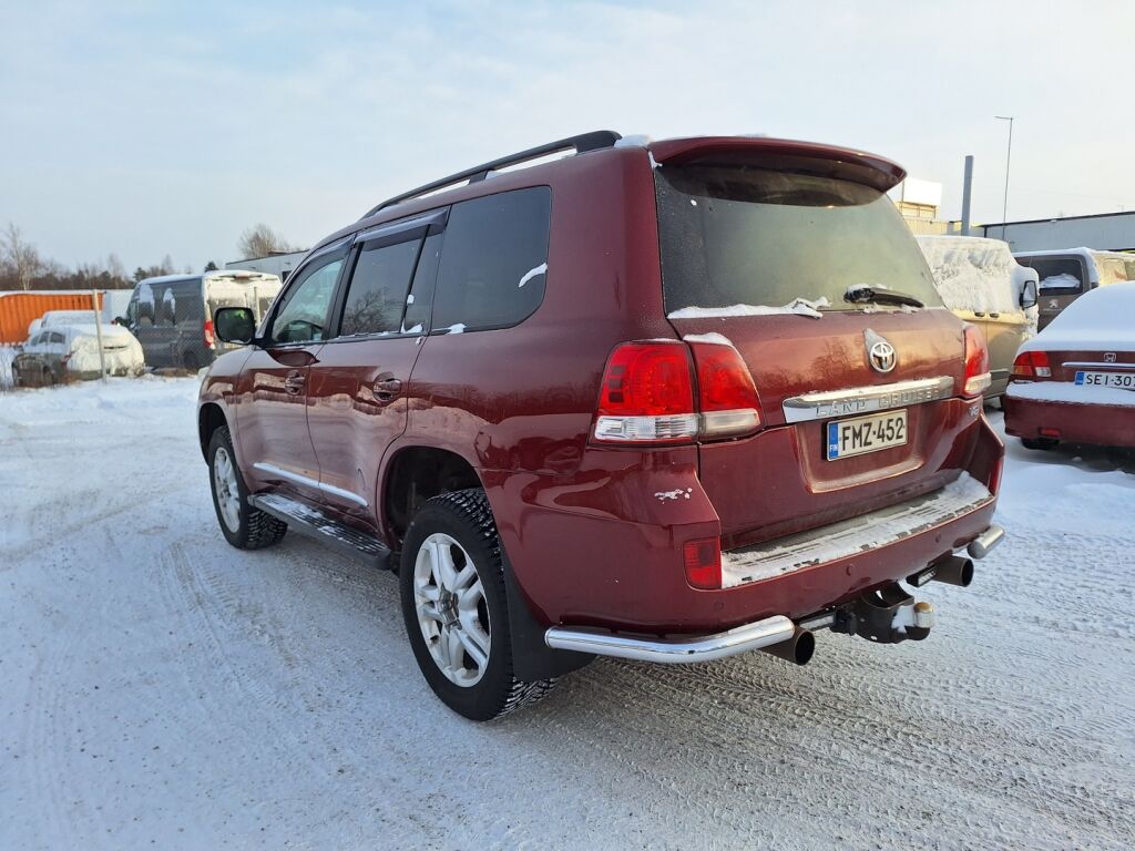 Toyota Land Cruiser 2008 Punainen