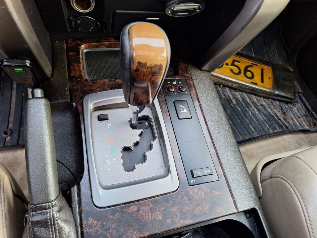 Toyota Land Cruiser 2008 Punainen