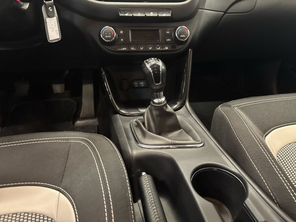 Kia Ceed 2018 Musta