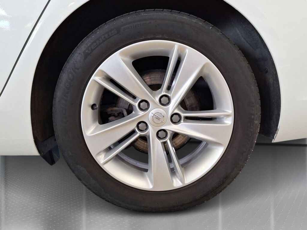 Opel Insignia 2018 Valkoinen