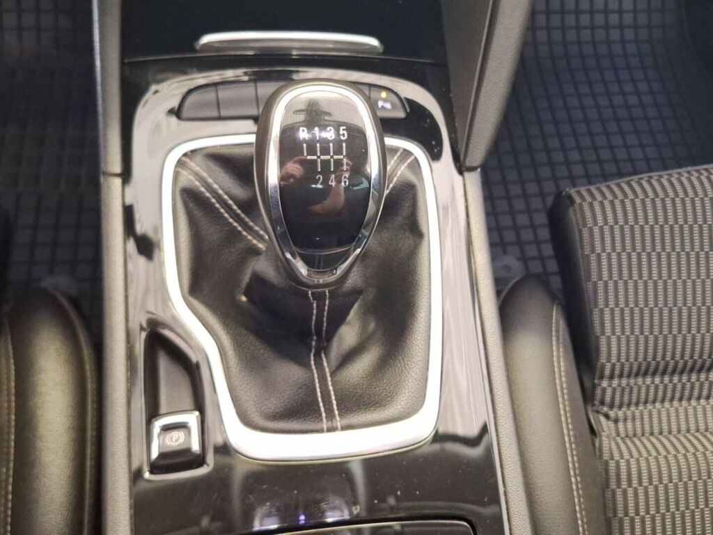 Opel Insignia 2018 Valkoinen