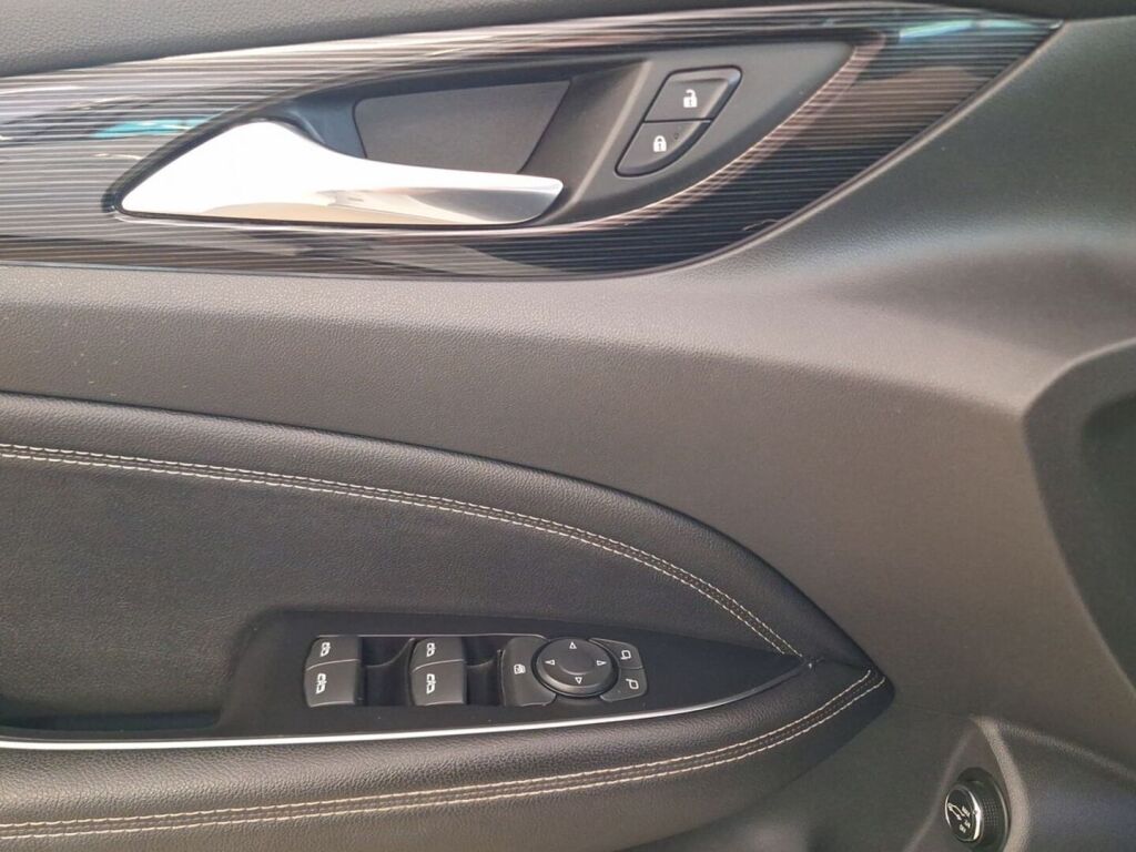 Opel Insignia 2018 Valkoinen