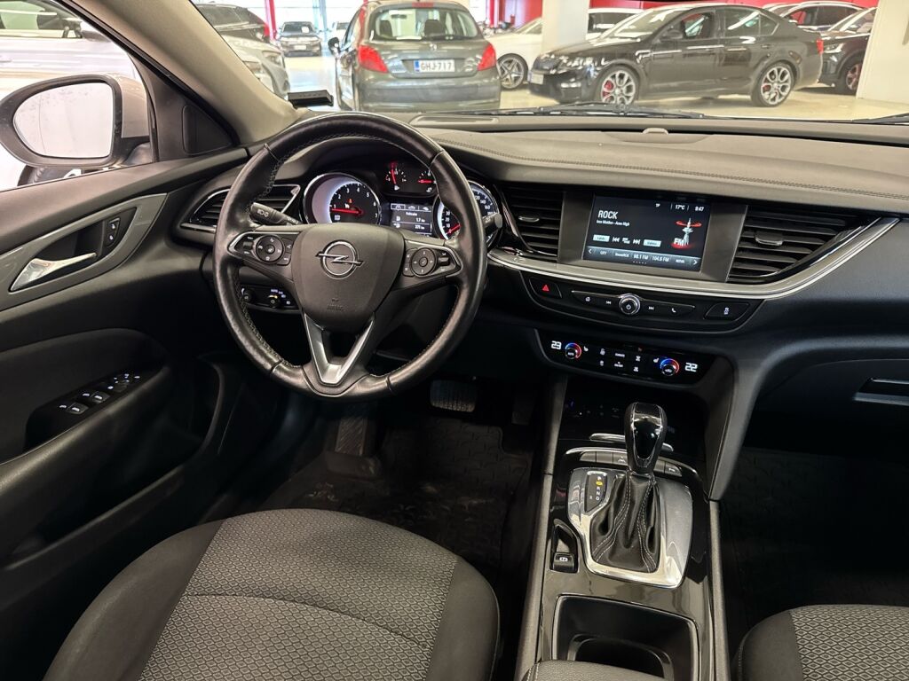 Opel Insignia 2018 Hopea