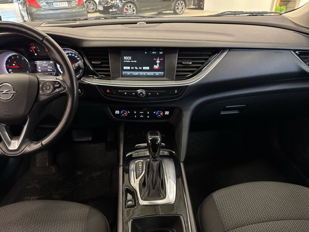 Opel Insignia 2018 Hopea