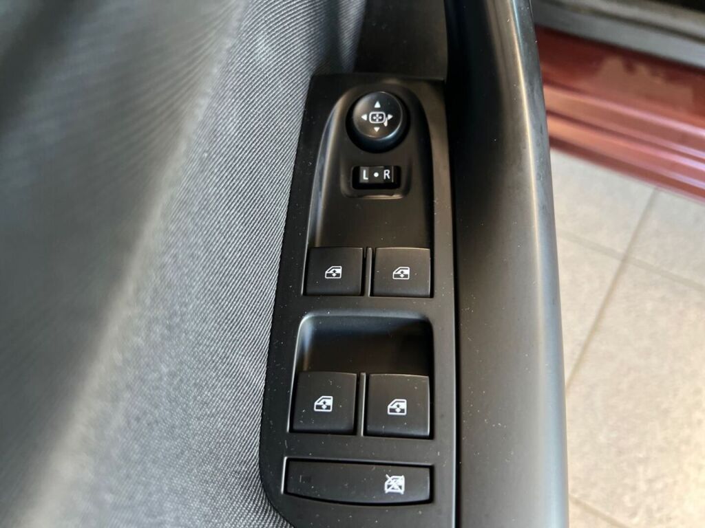 Opel Astra 2018 Punainen