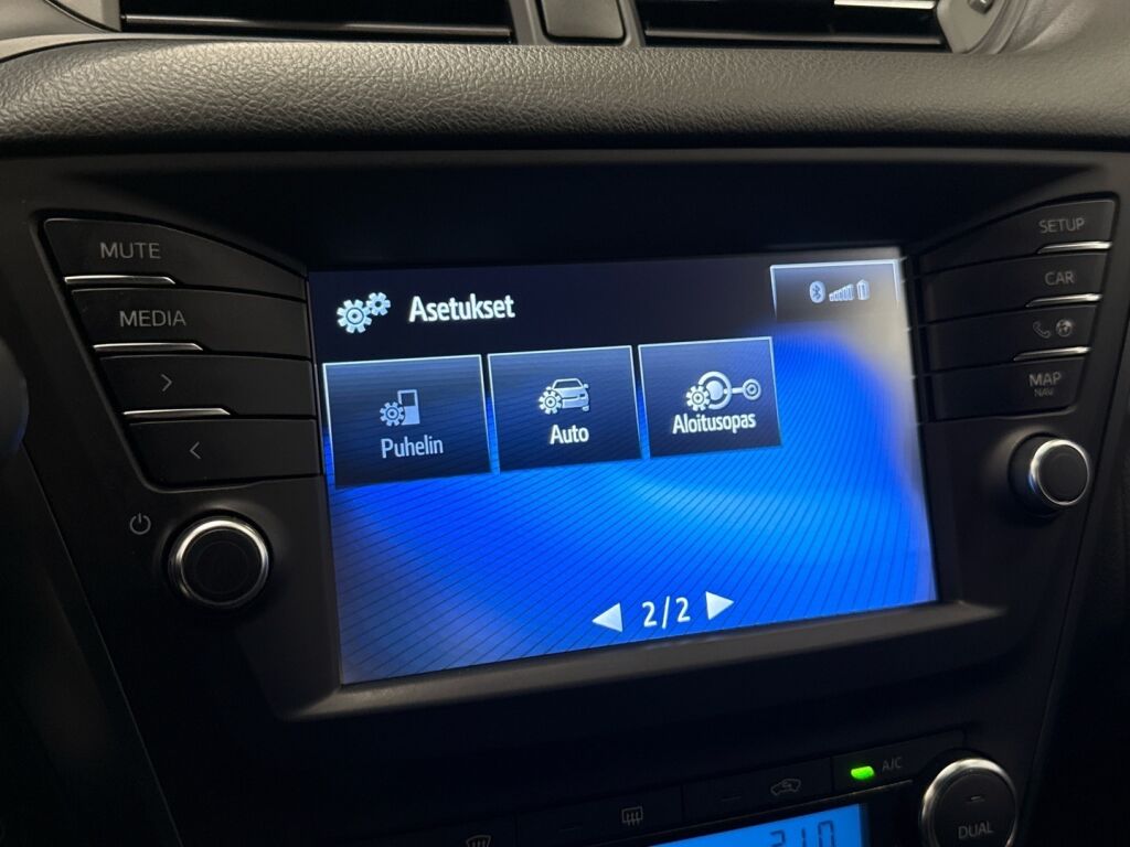 Toyota Avensis 2018 Harmaa