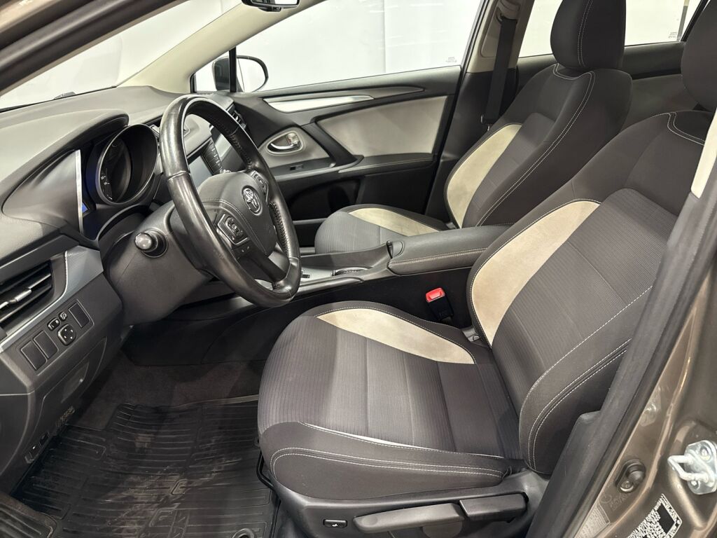 Toyota Avensis 2018 Harmaa