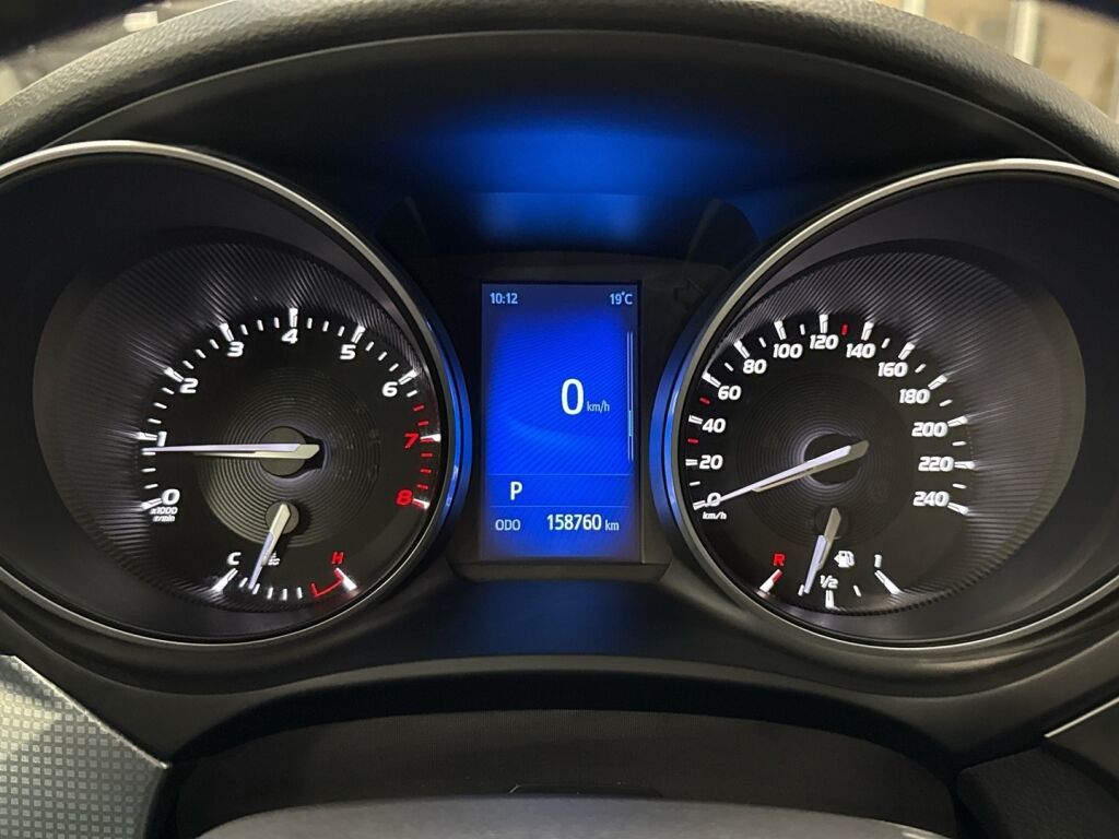 Toyota Avensis 2018 Harmaa