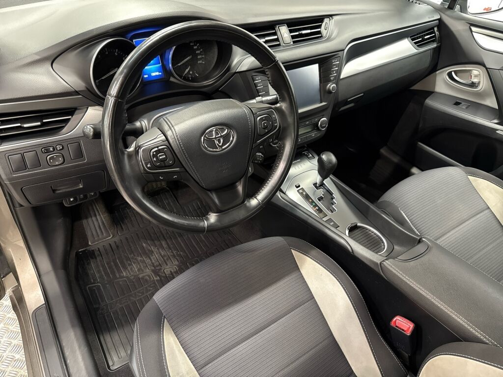 Toyota Avensis 2018 Harmaa