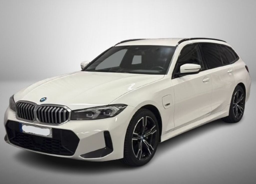 BMW 330 2023 Valkoinen
