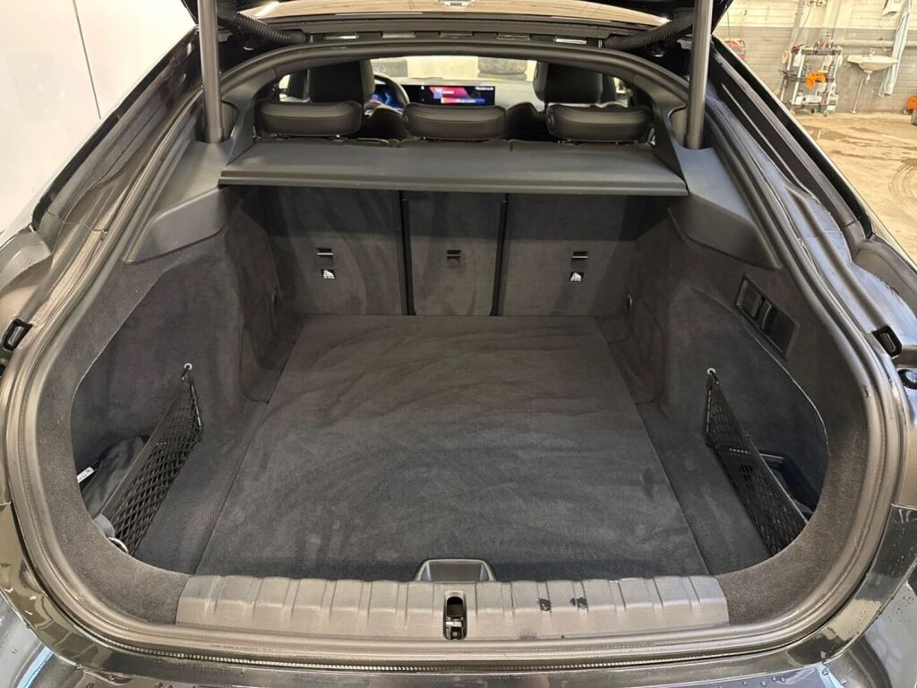 BMW i4 2023 
