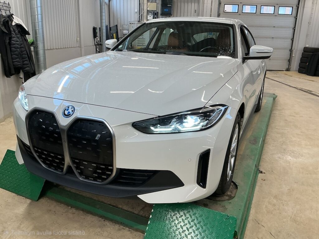 BMW i4 2023 9