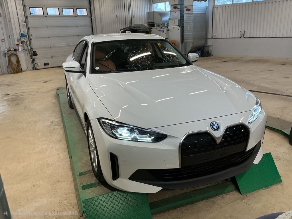 BMW i4 2023 9