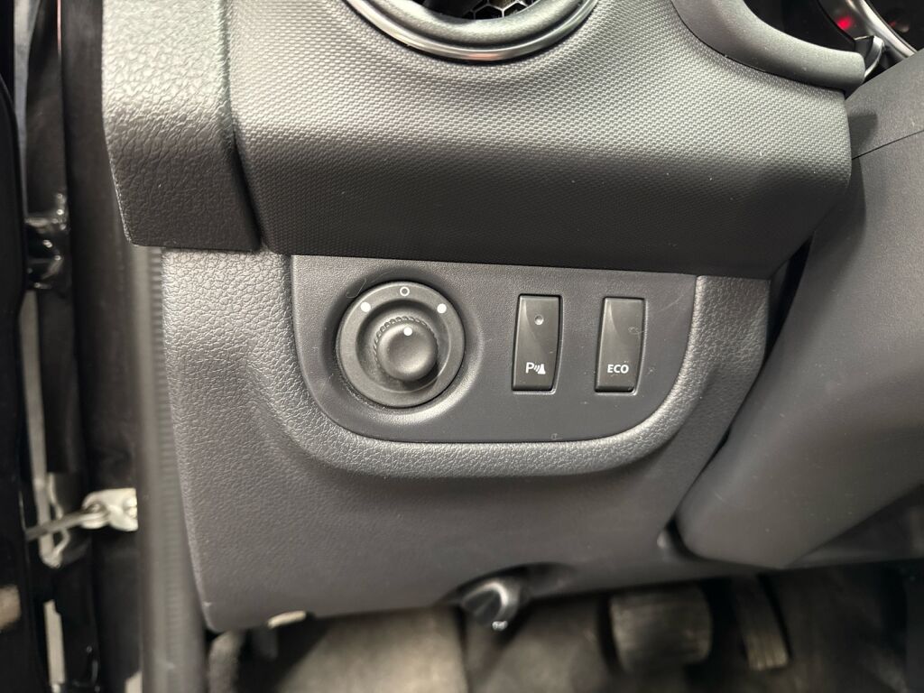 Dacia Sandero 2018 Musta