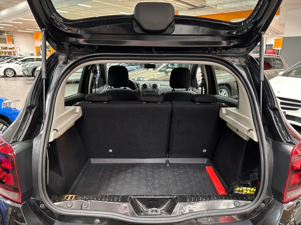 Dacia Sandero 2018 Musta