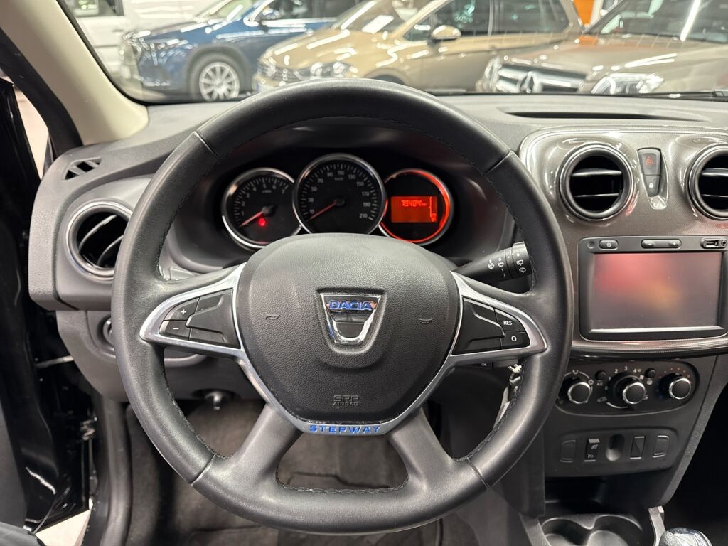 Dacia Sandero 2018 Musta