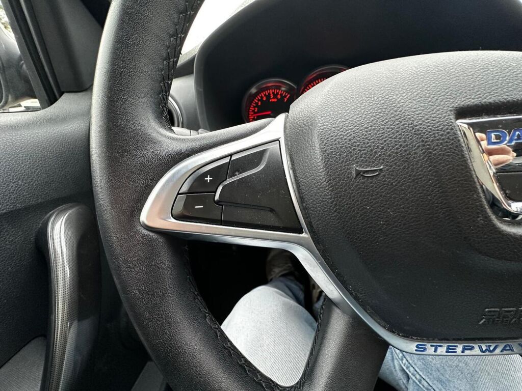 Dacia Sandero 2018 Musta