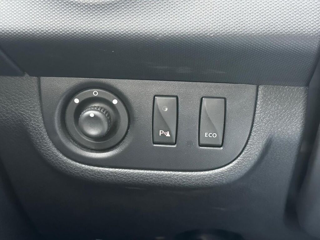 Dacia Sandero 2018 Musta