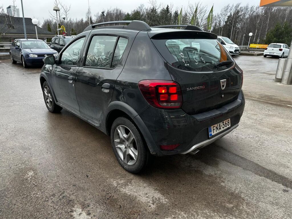 Dacia Sandero 2018 Musta