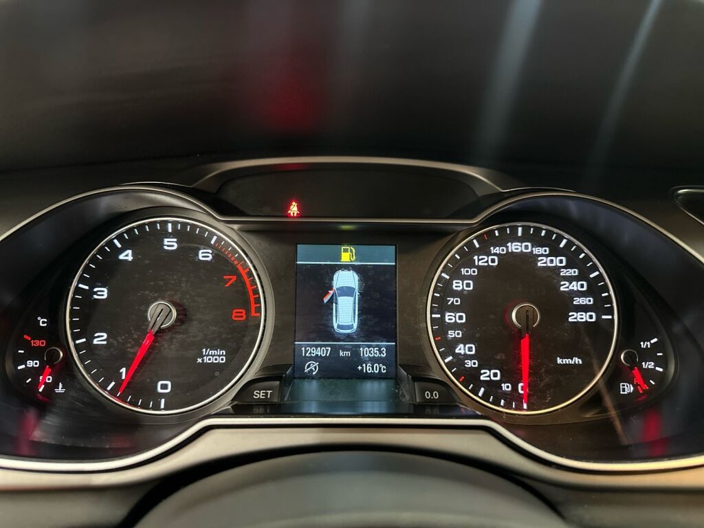 Audi A4 2014 Sininen