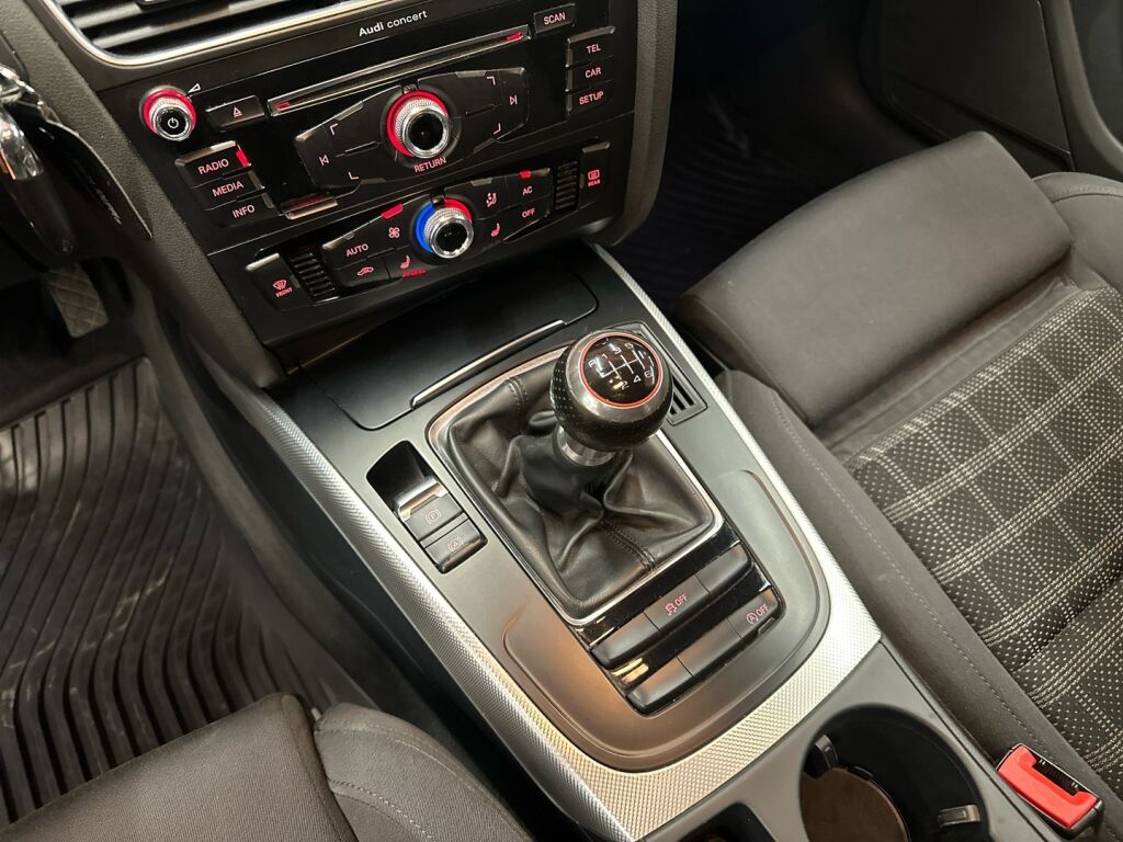 Audi A4 2014 Sininen