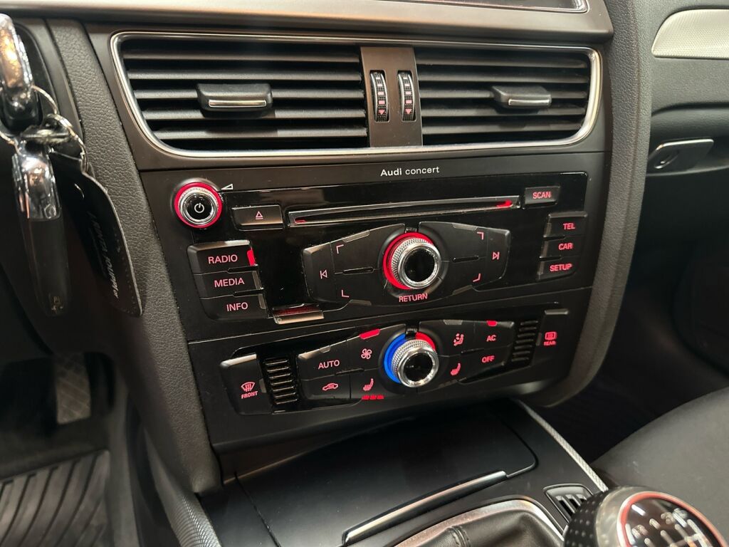 Audi A4 2014 Sininen