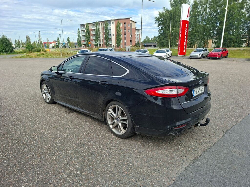 Ford Mondeo 2015 Musta