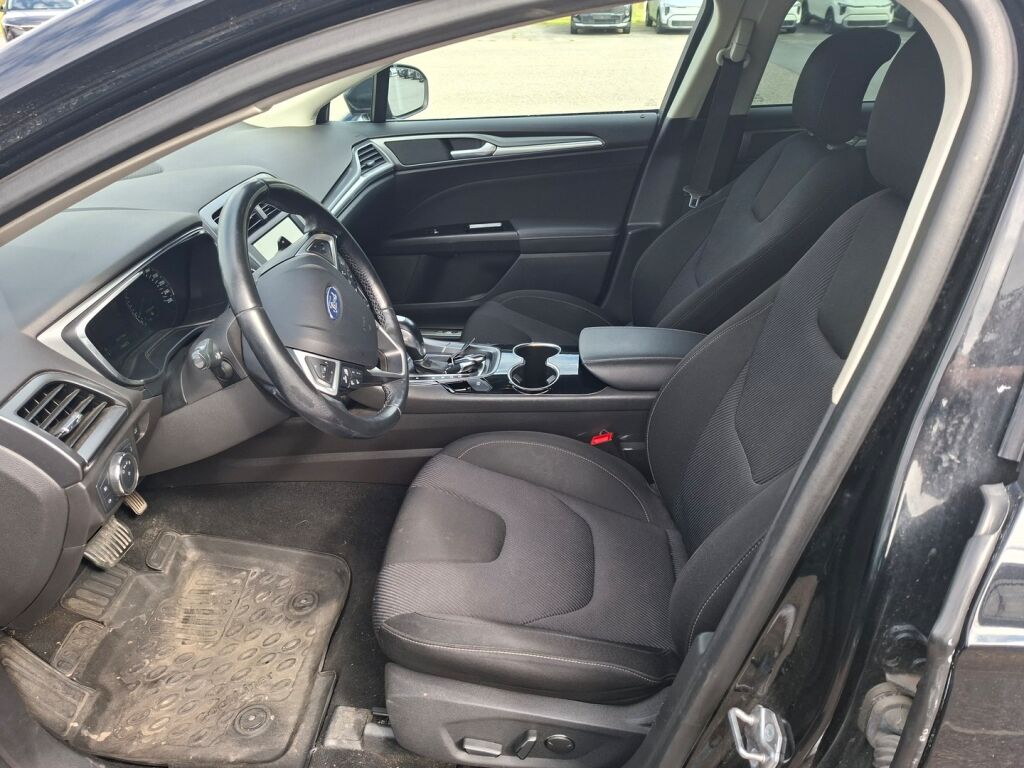 Ford Mondeo 2015 Musta