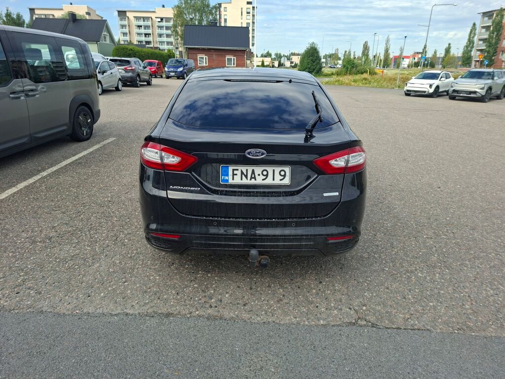 Ford Mondeo 2015 Musta
