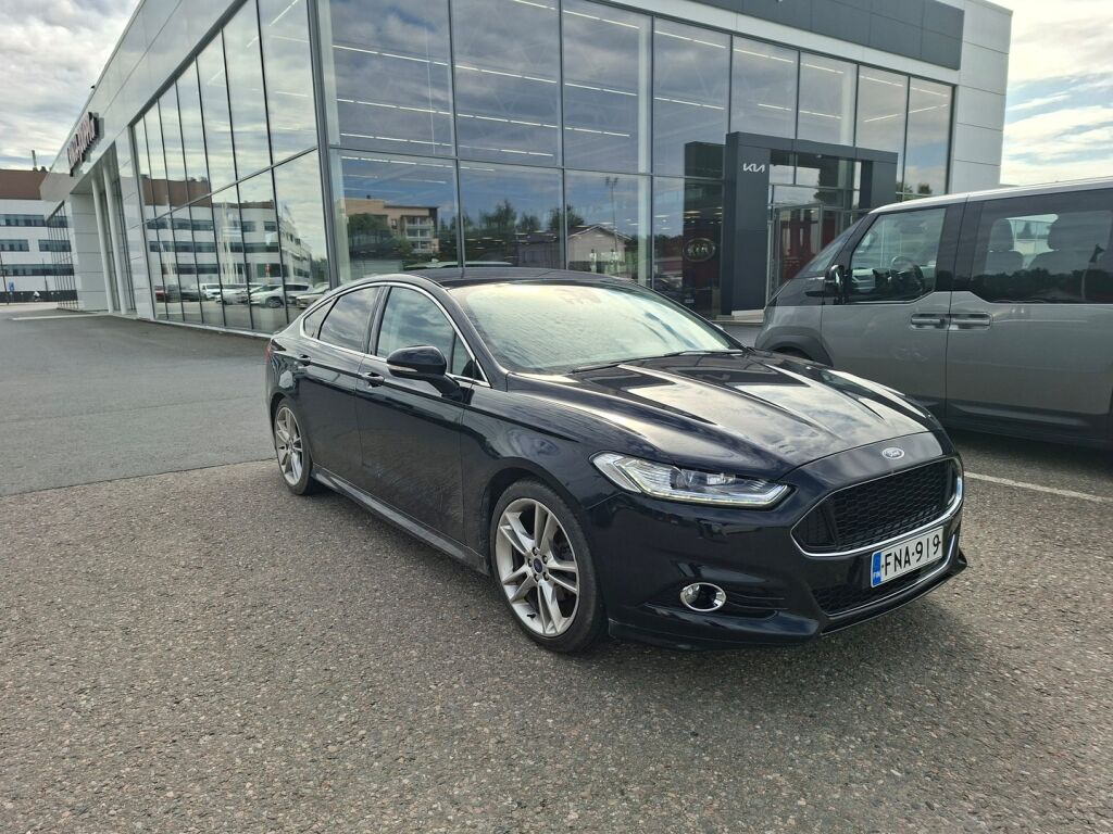 Ford Mondeo 2015 Musta
