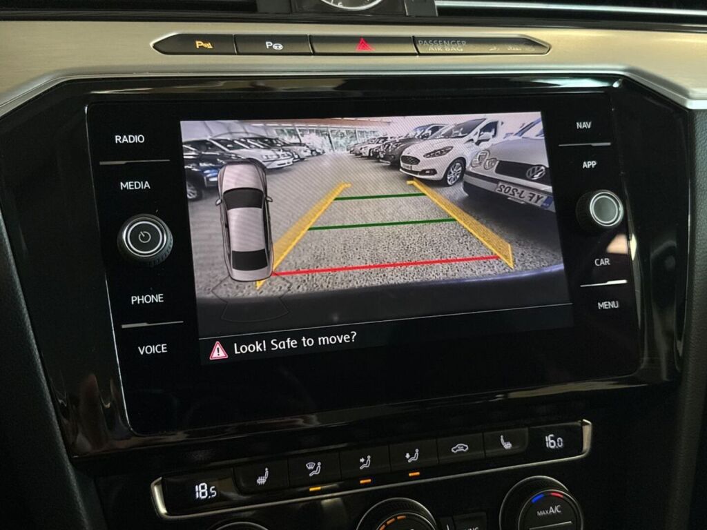 Volkswagen Passat 2018 Sininen