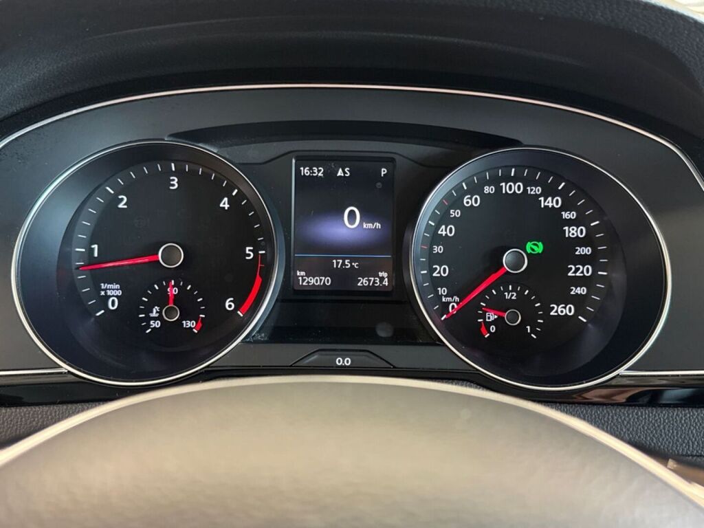Volkswagen Passat 2018 Sininen