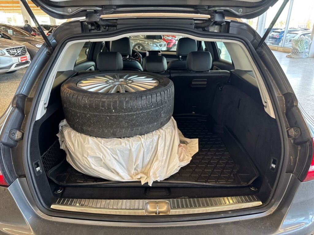 Mercedes-Benz C 2018 Harmaa