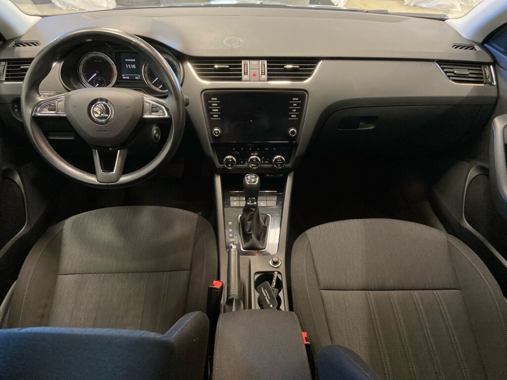 Skoda Octavia 2018 Musta