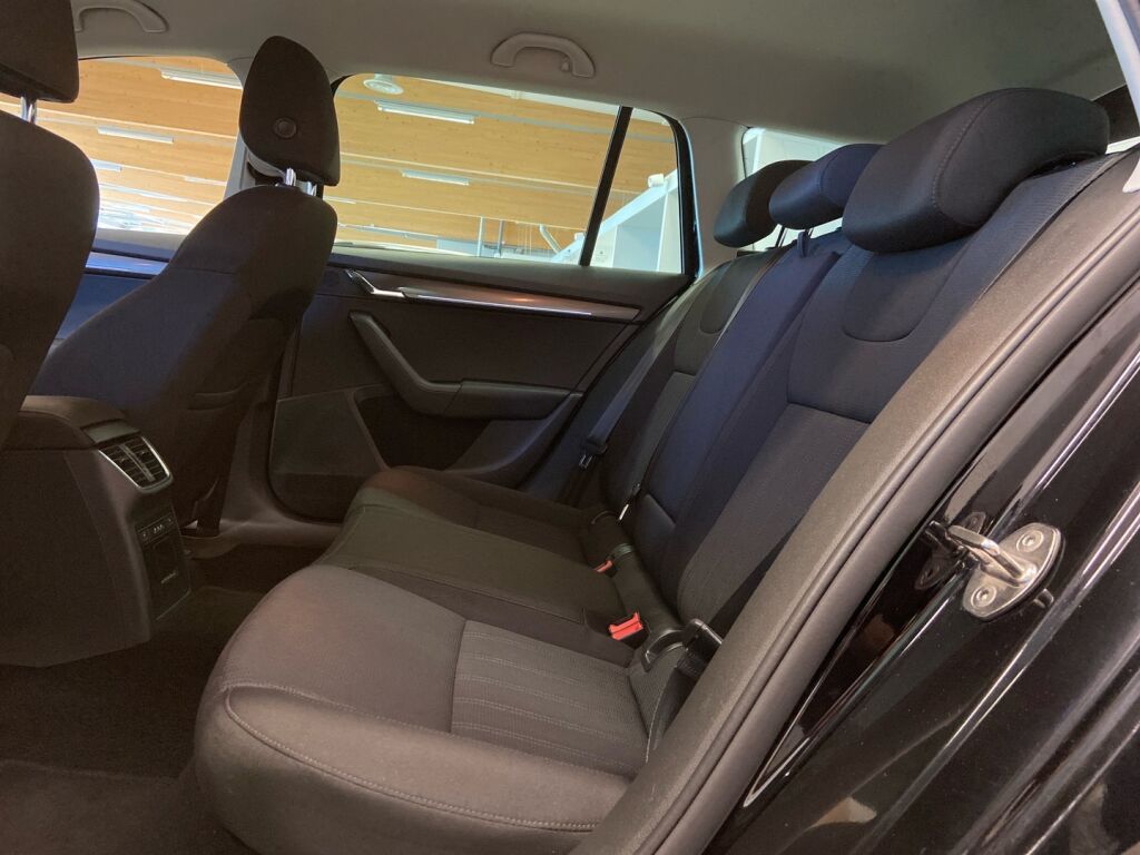 Skoda Octavia 2018 Musta