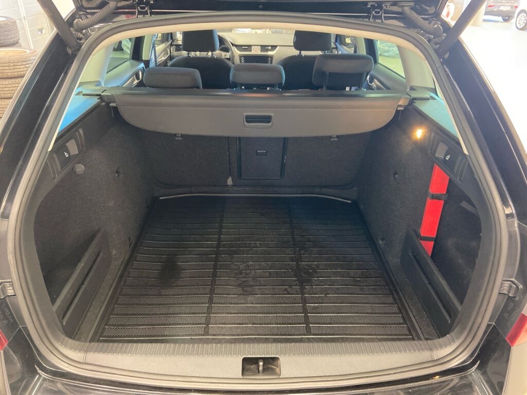 Skoda Octavia 2018 Musta