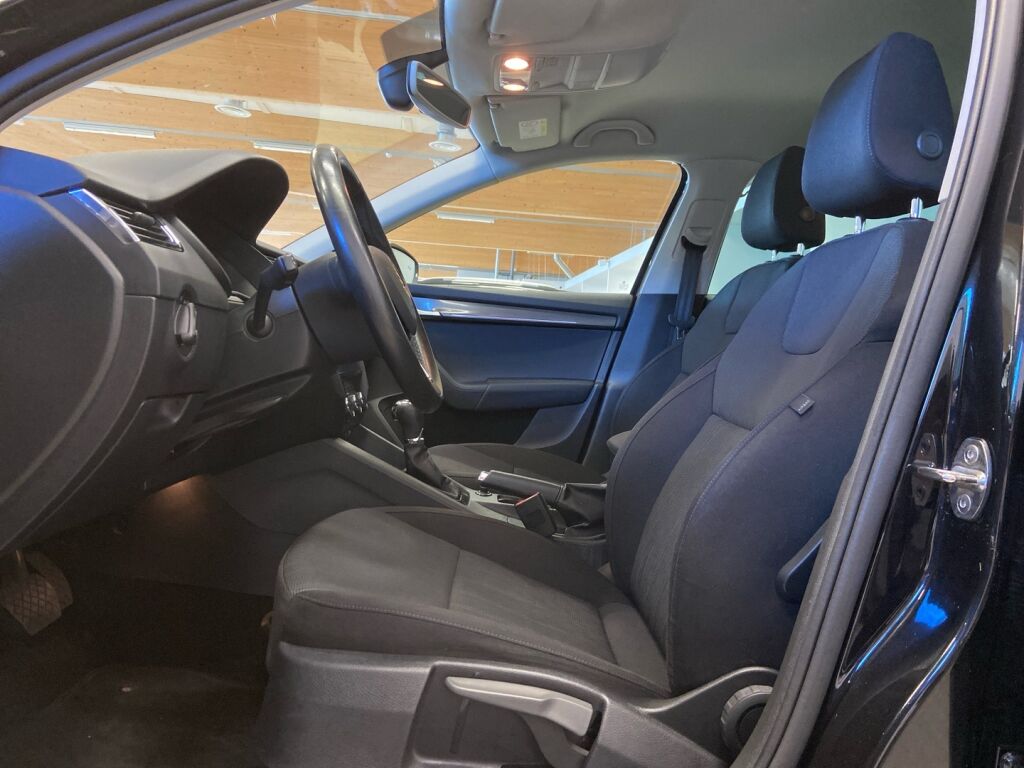 Skoda Octavia 2018 Musta