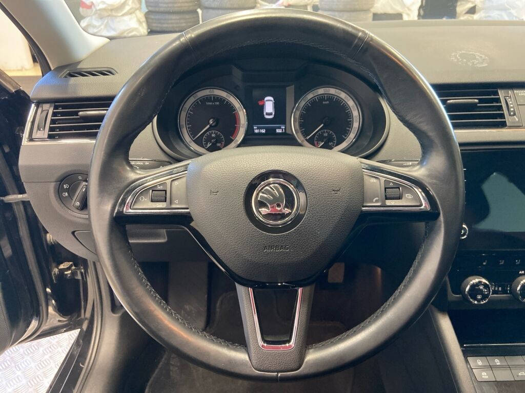 Skoda Octavia 2018 Musta
