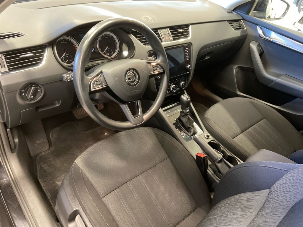 Skoda Octavia 2018 Musta
