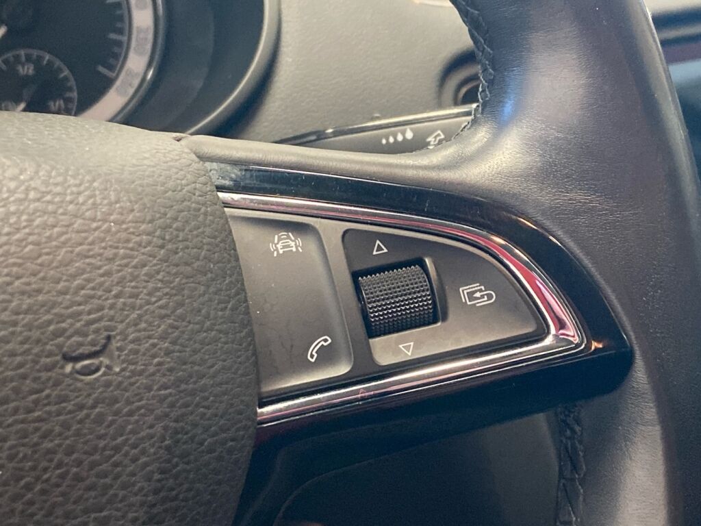 Skoda Octavia 2018 Musta