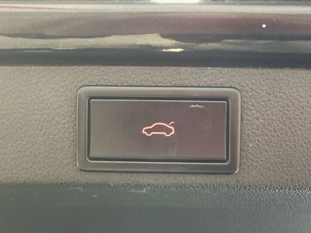 Skoda Octavia 2018 Musta