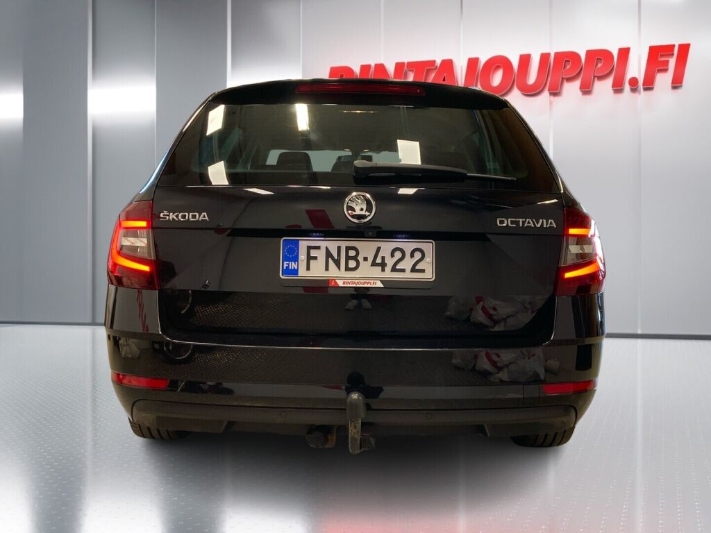 Skoda Octavia 2018 Musta