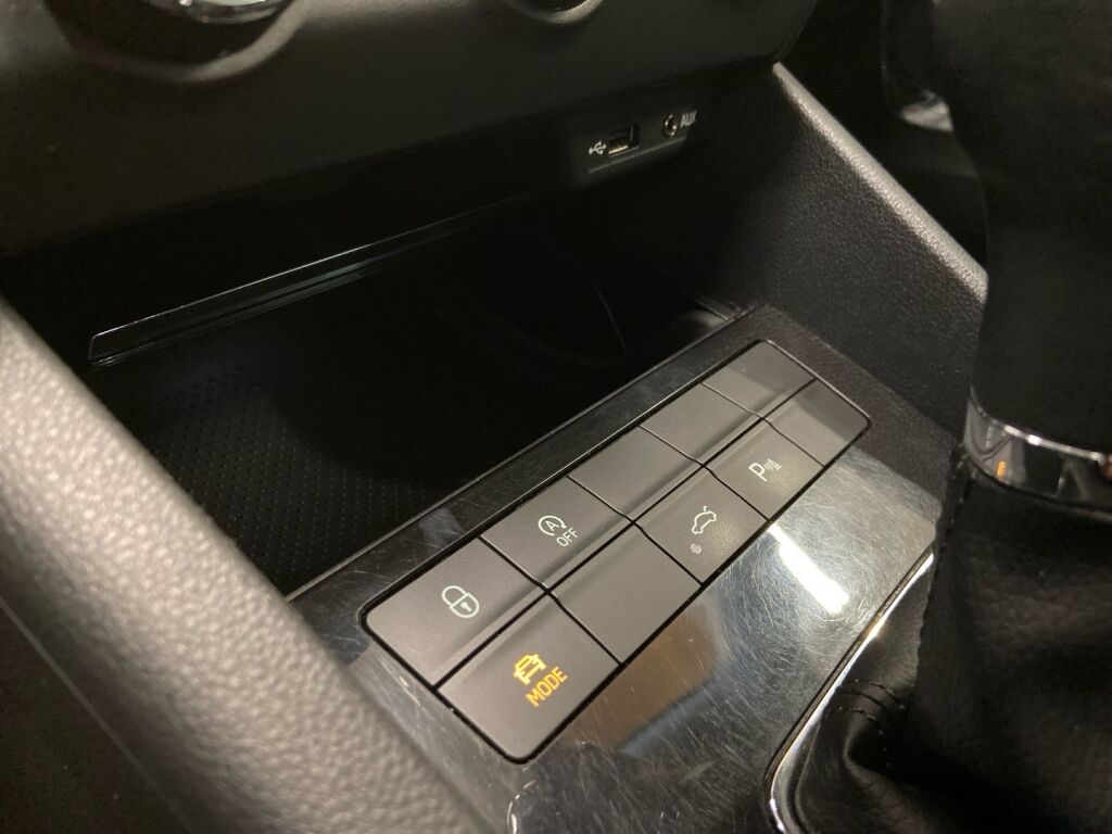 Skoda Octavia 2018 Musta