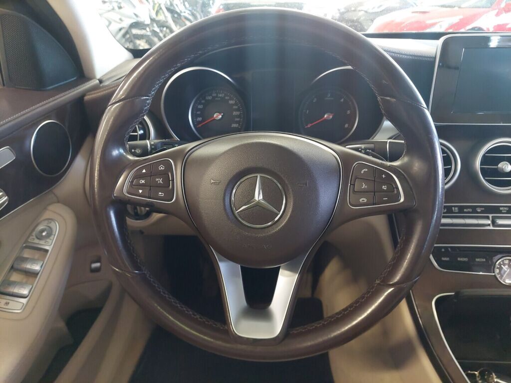 Mercedes-Benz C 2015 Ruskea (beige)