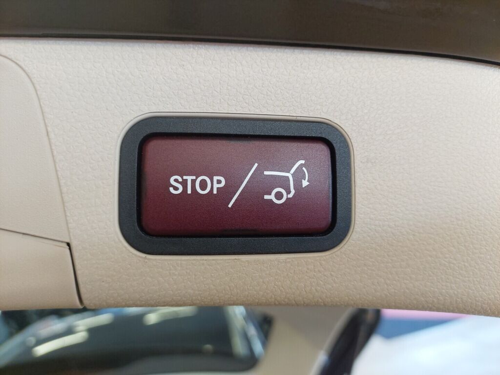 Mercedes-Benz C 2015 Ruskea (beige)