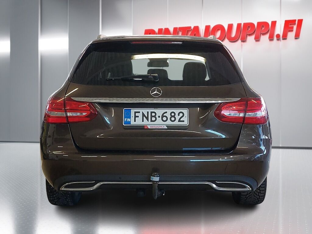 Mercedes-Benz C 2015 Ruskea (beige)